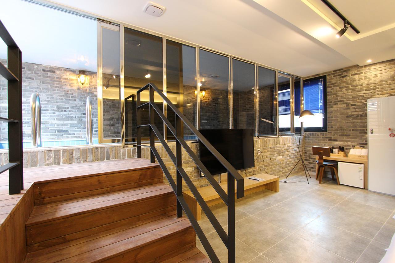 Instar Tourist Hotel Тегу Екстер'єр фото