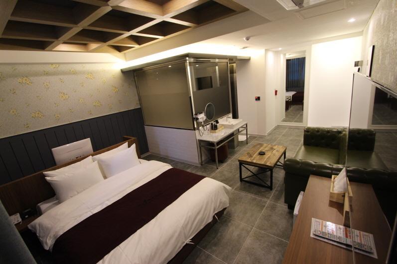 Instar Tourist Hotel Тегу Екстер'єр фото