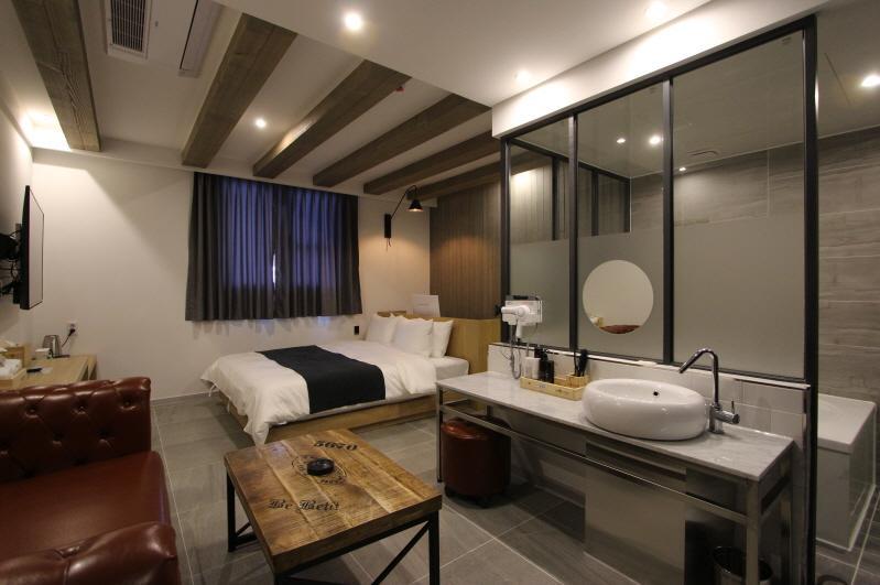 Instar Tourist Hotel Тегу Екстер'єр фото