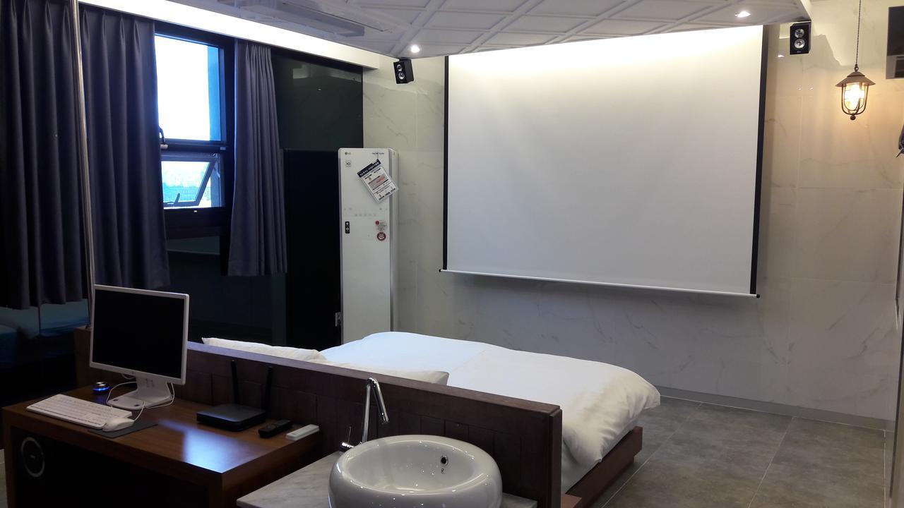 Instar Tourist Hotel Тегу Екстер'єр фото