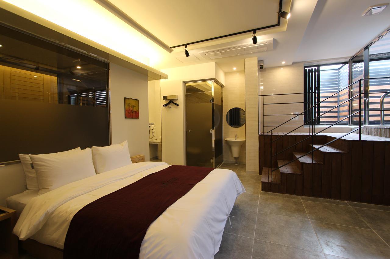 Instar Tourist Hotel Тегу Екстер'єр фото