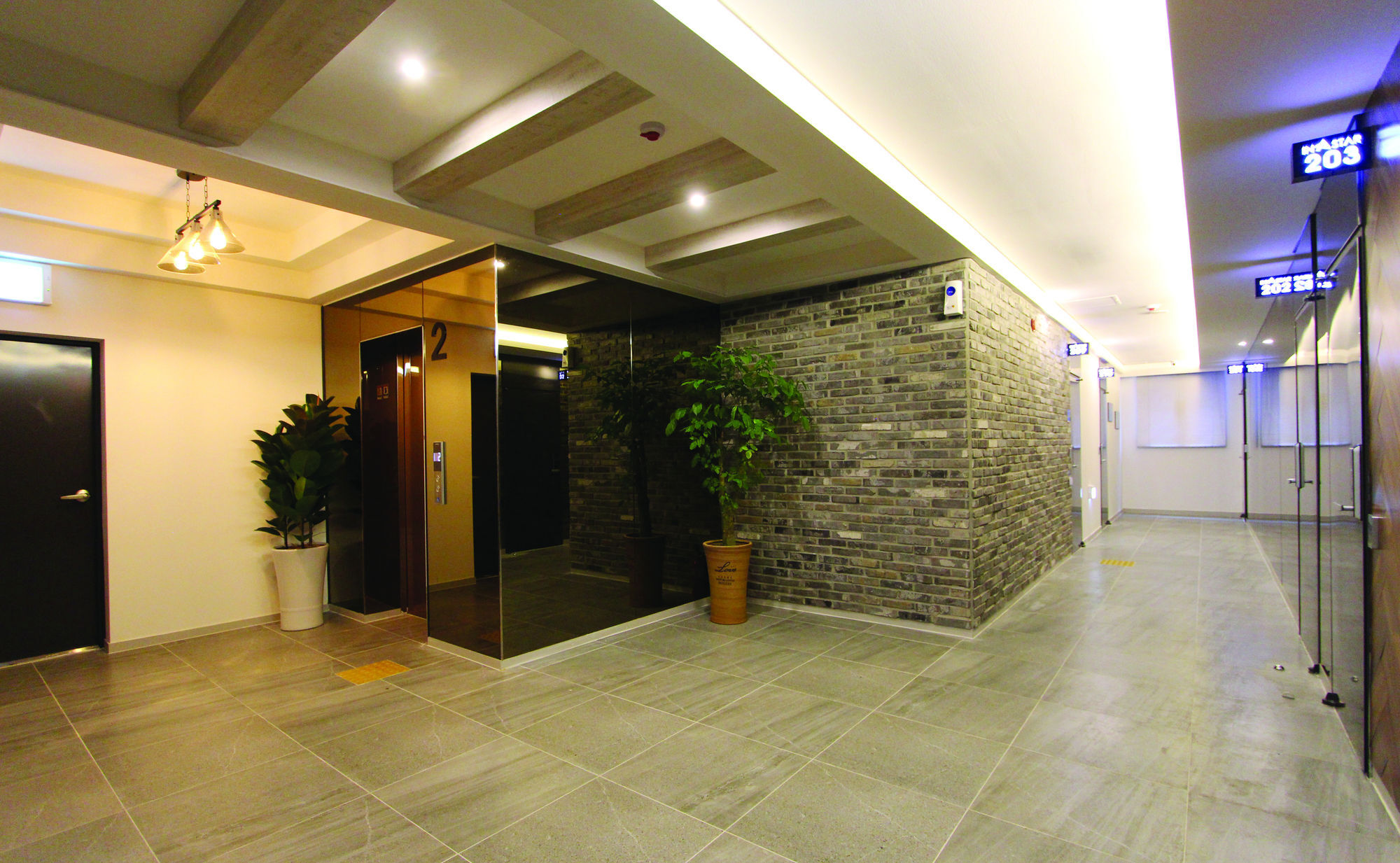 Instar Tourist Hotel Тегу Екстер'єр фото