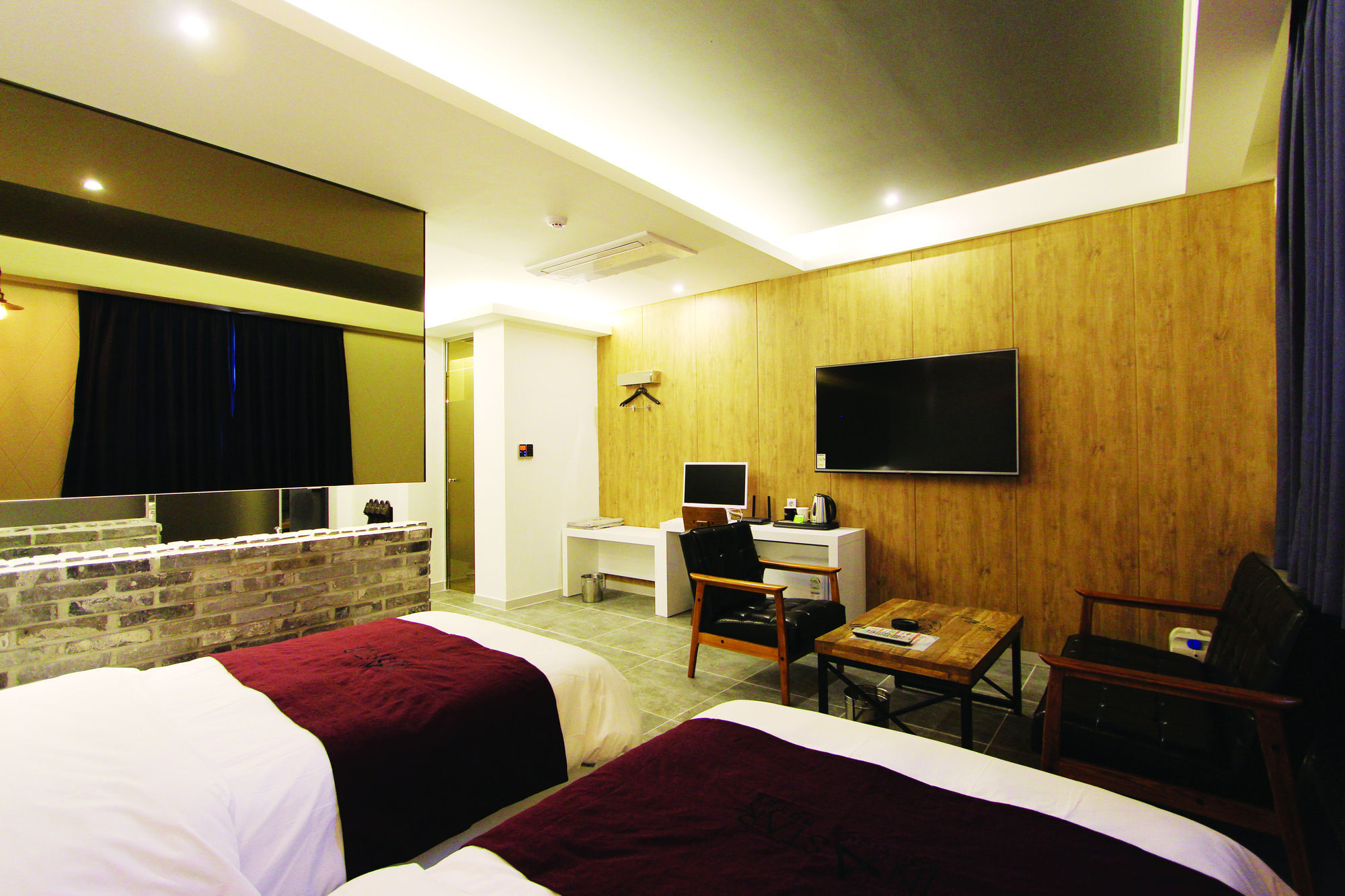 Instar Tourist Hotel Тегу Екстер'єр фото