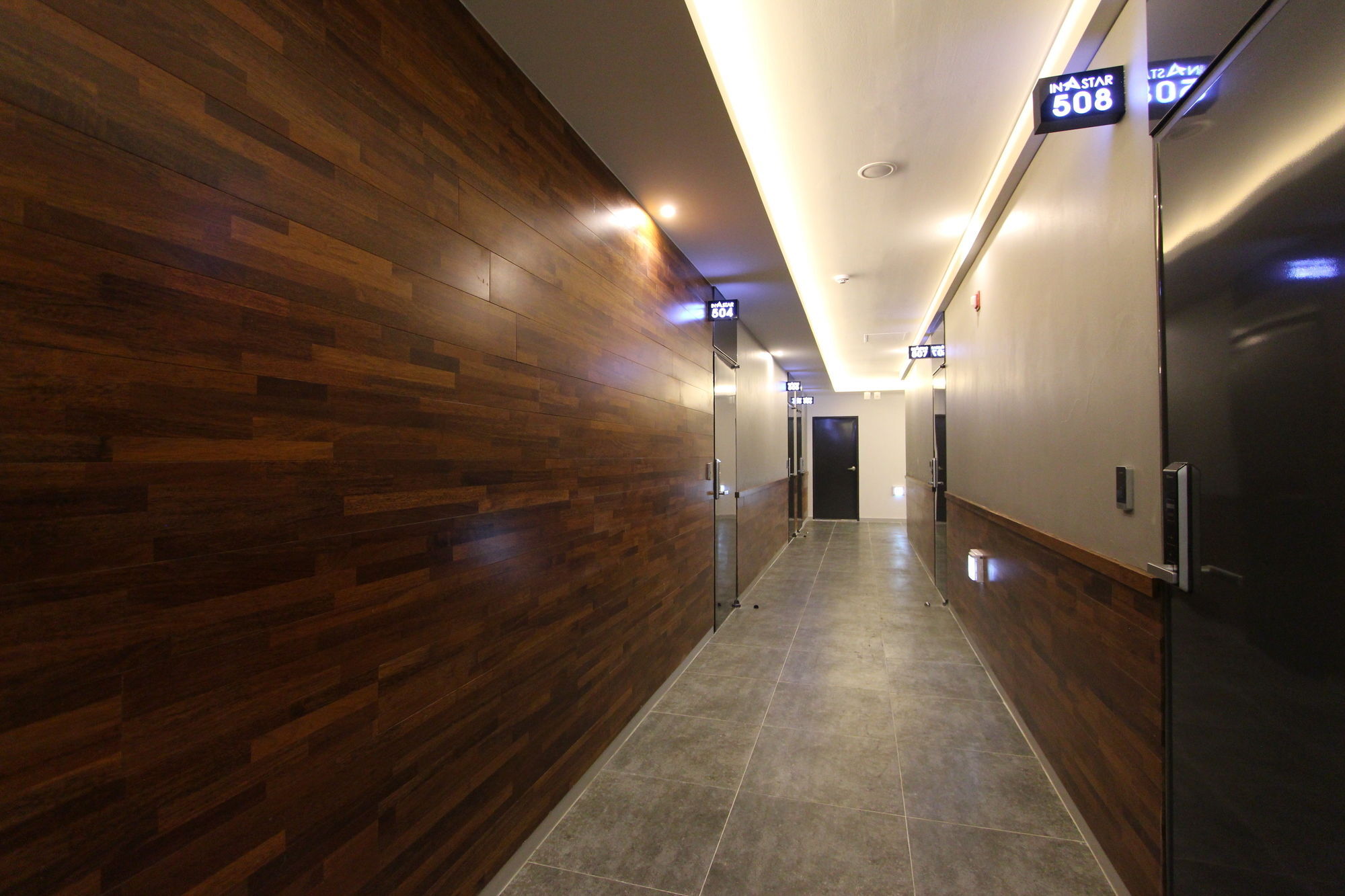 Instar Tourist Hotel Тегу Екстер'єр фото
