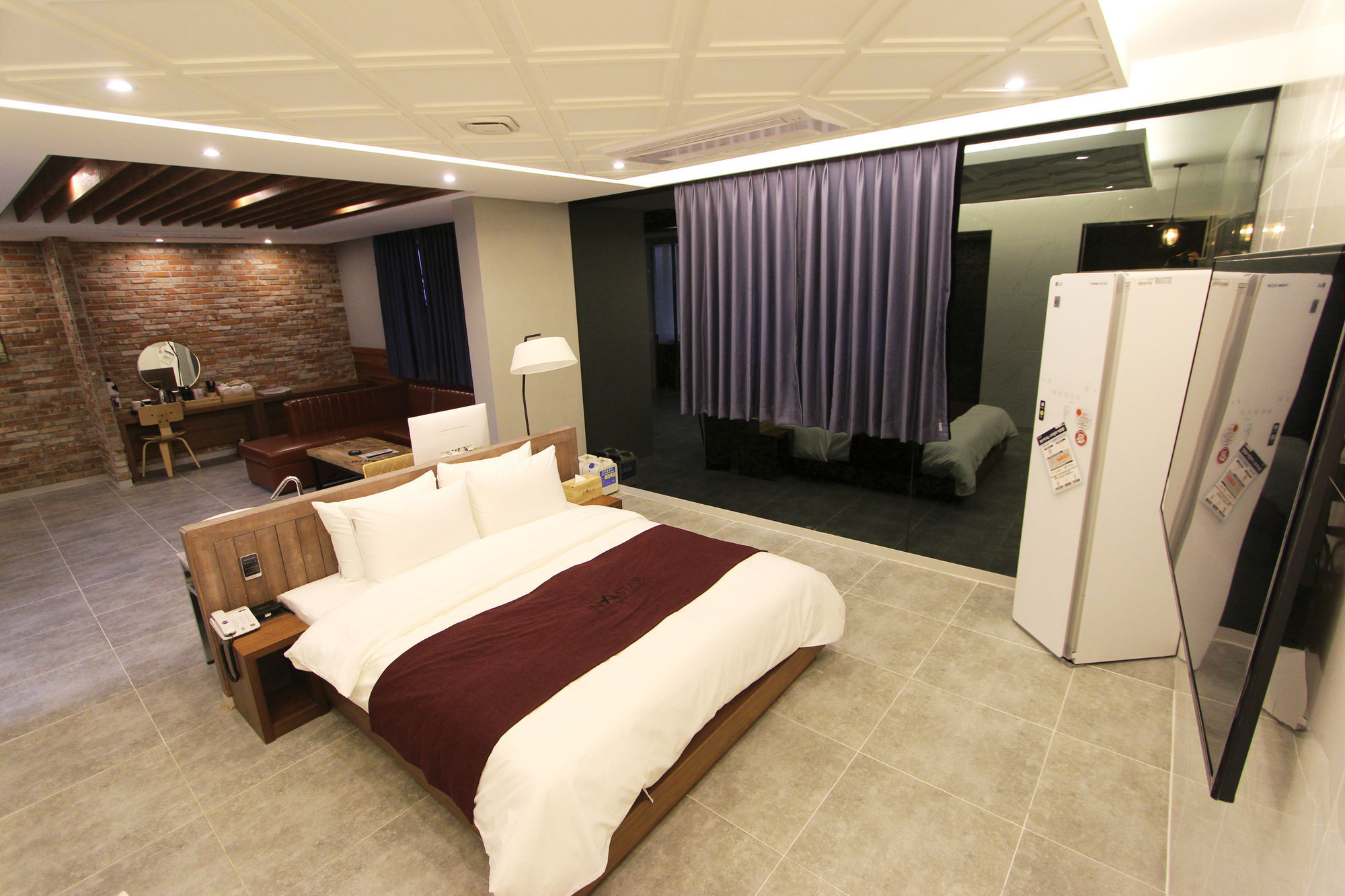 Instar Tourist Hotel Тегу Екстер'єр фото