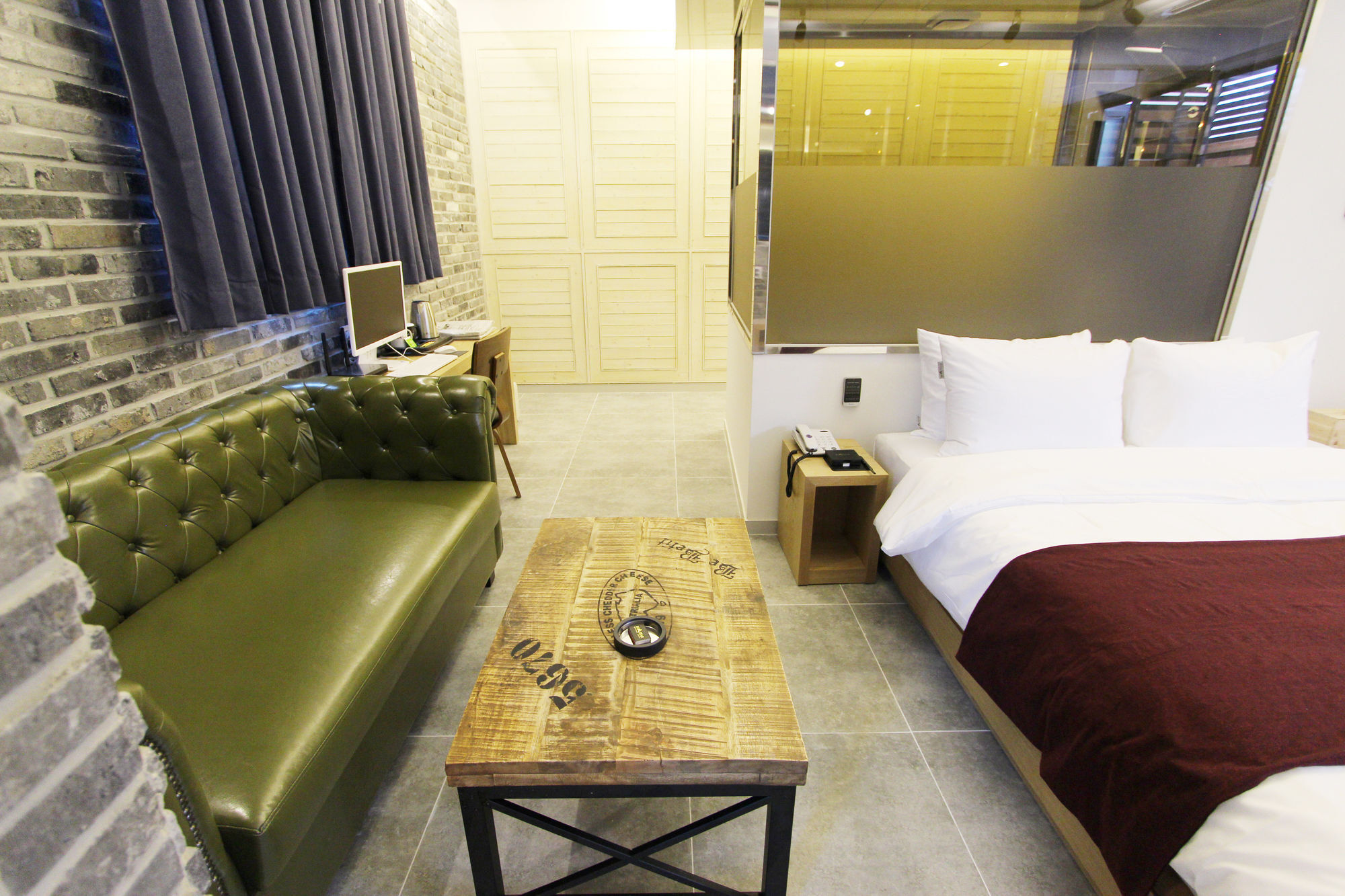 Instar Tourist Hotel Тегу Екстер'єр фото